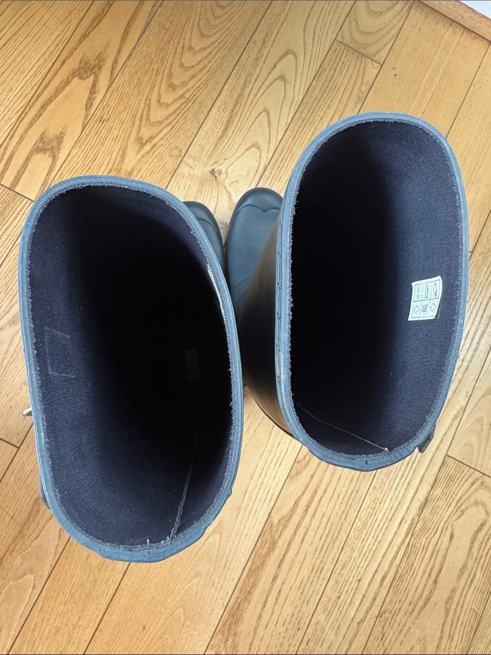 Hunter classic matte black tall mid boot rain boot preloved 7